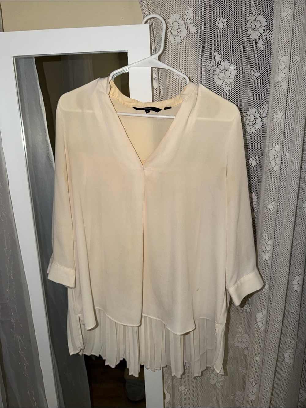 Vero Moda Cream V-Neck Pleated-Hem Blouse